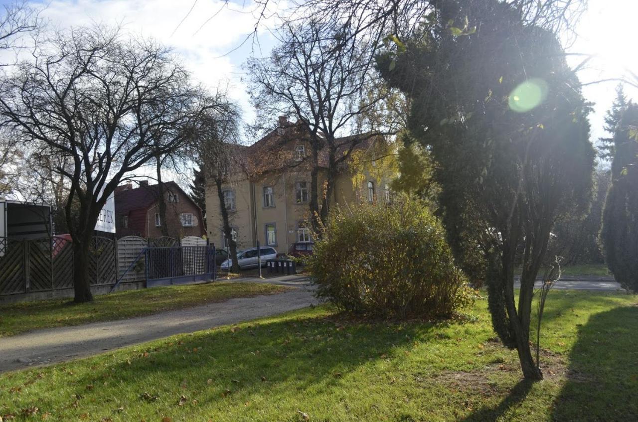 Dom Otwarty Lägenhet Jelenia Góra Exteriör bild